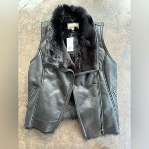Banana Republic black faux sleeveless leather jacket/vest, size M, NWT!